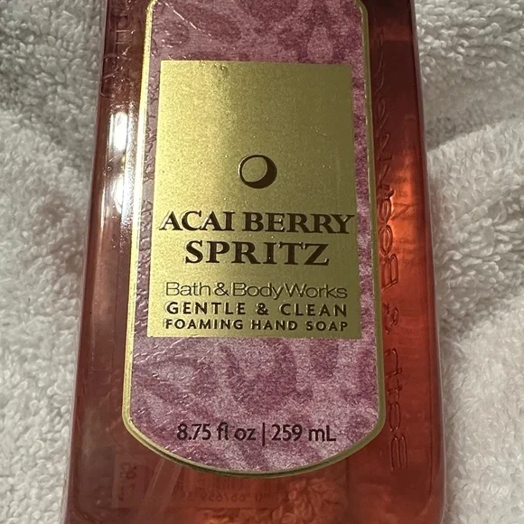 ✨NEW!! Bath & Body Works Acai Berry Spritz Foaming Hand Soap 🫧 - Picture 2 of 4